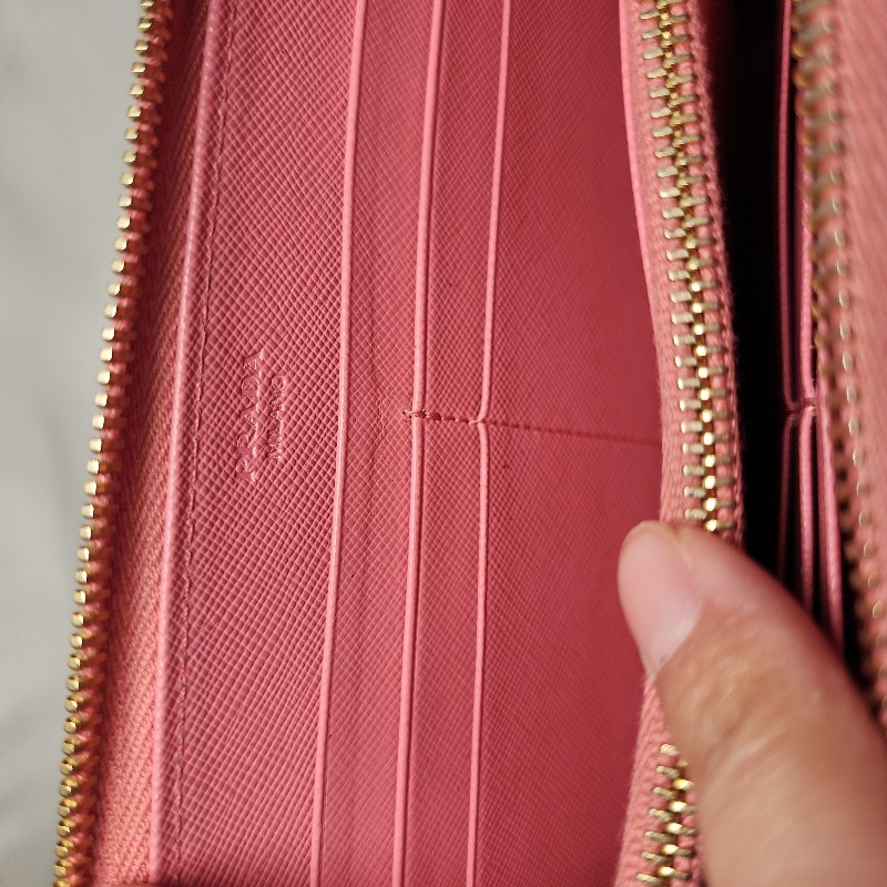 Prada粉紅牛皮皮夾-18