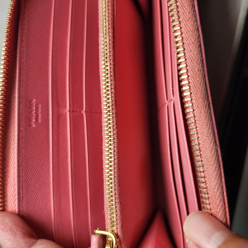 Prada粉紅牛皮皮夾-19