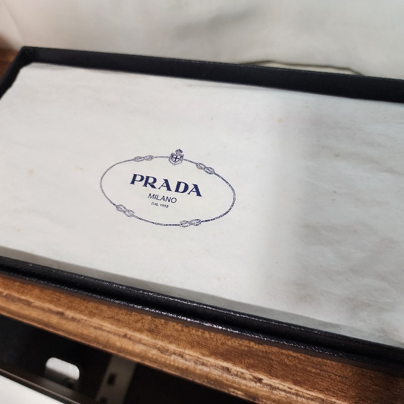 Prada粉紅牛皮皮夾-23