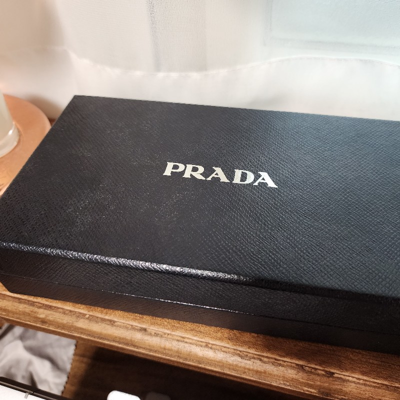 Prada粉紅牛皮皮夾-24