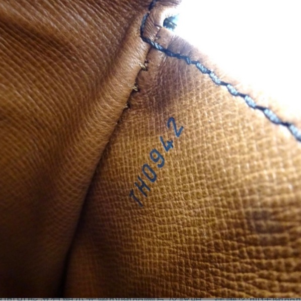 LV 路易威登 馬鞍包 馬蹄包 側背包 斜背包 M51242 日本中古-11