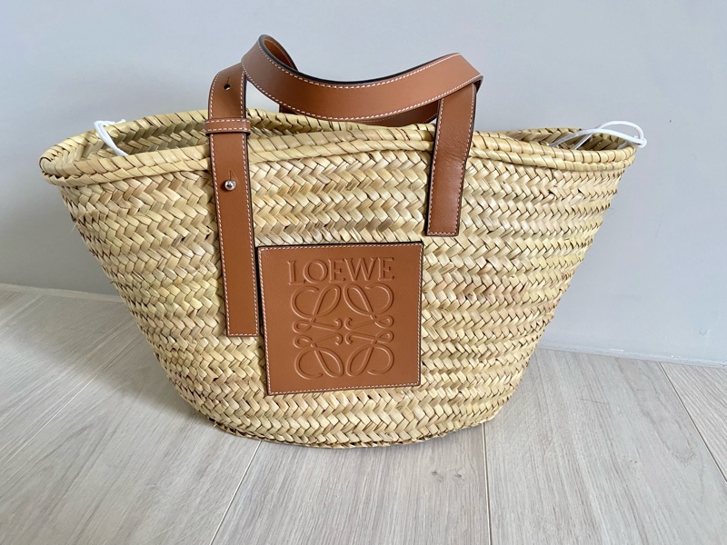 Loewe皮標編織包(近全新.大號)-0