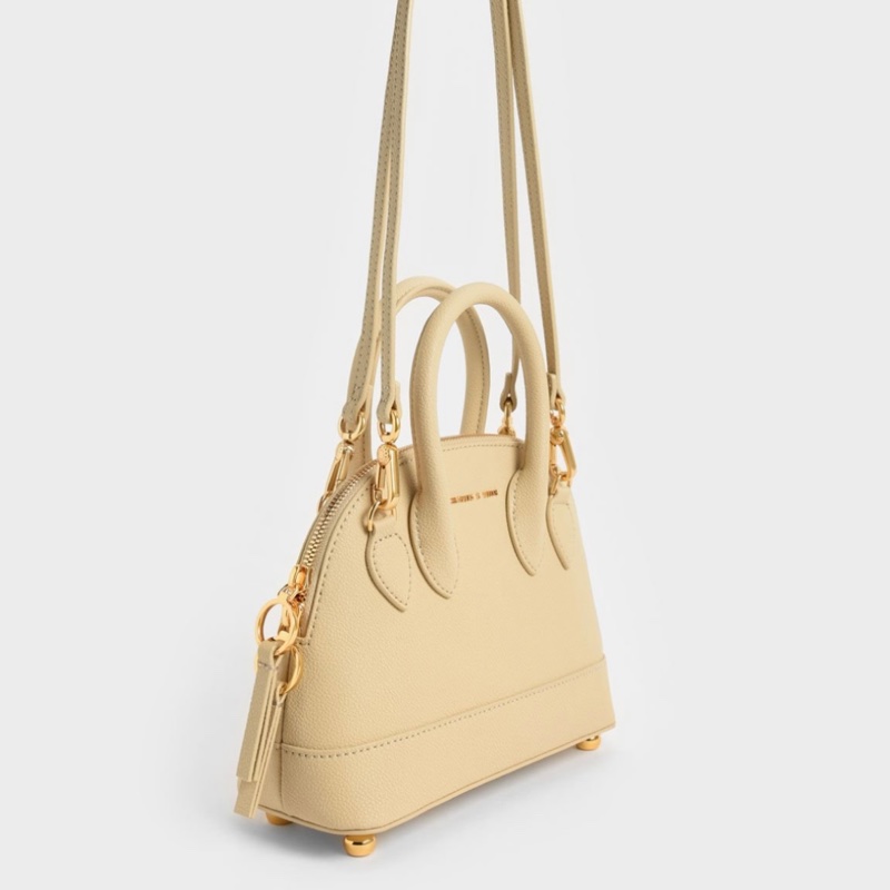 CHARLES & KEITH Harmonee 貝殼包 - 米黃色-1