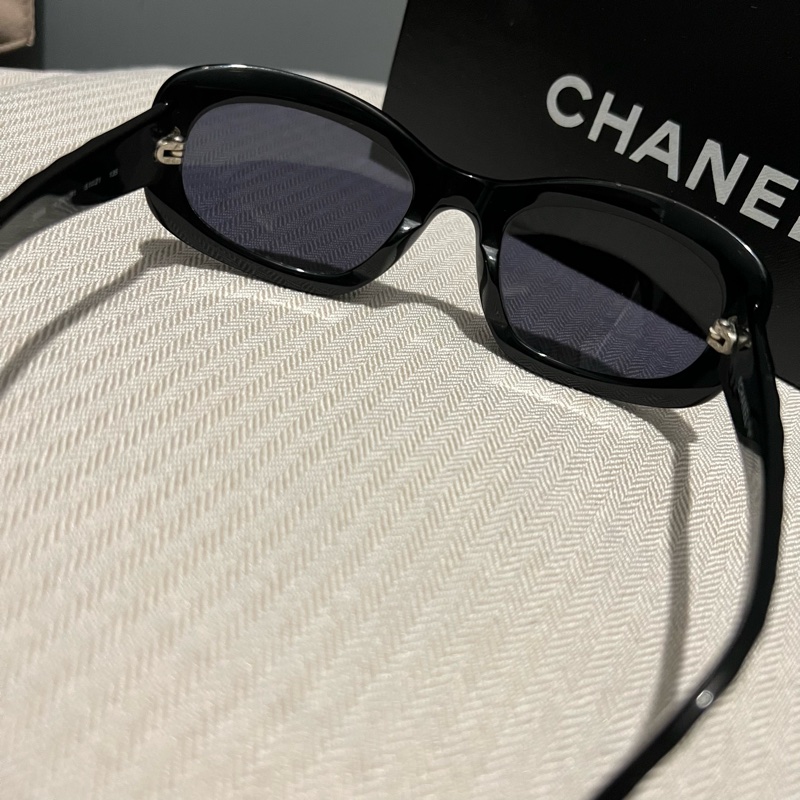 Chanel香奈兒  經典菱格壓印墨鏡-8