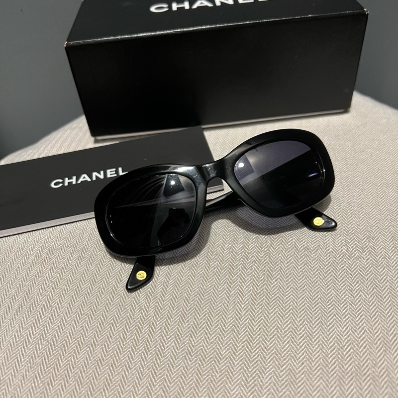 Chanel香奈兒  經典菱格壓印墨鏡-11