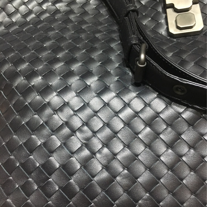 Bottega Veneta Capri 經典鎖頭編織 購物包/大托特包 黑色-1