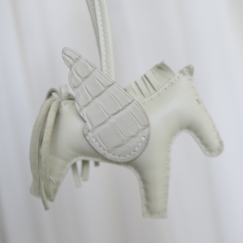 Hermes 鱷魚皮拼接 touch 小飛馬 奶昔白Craie-5