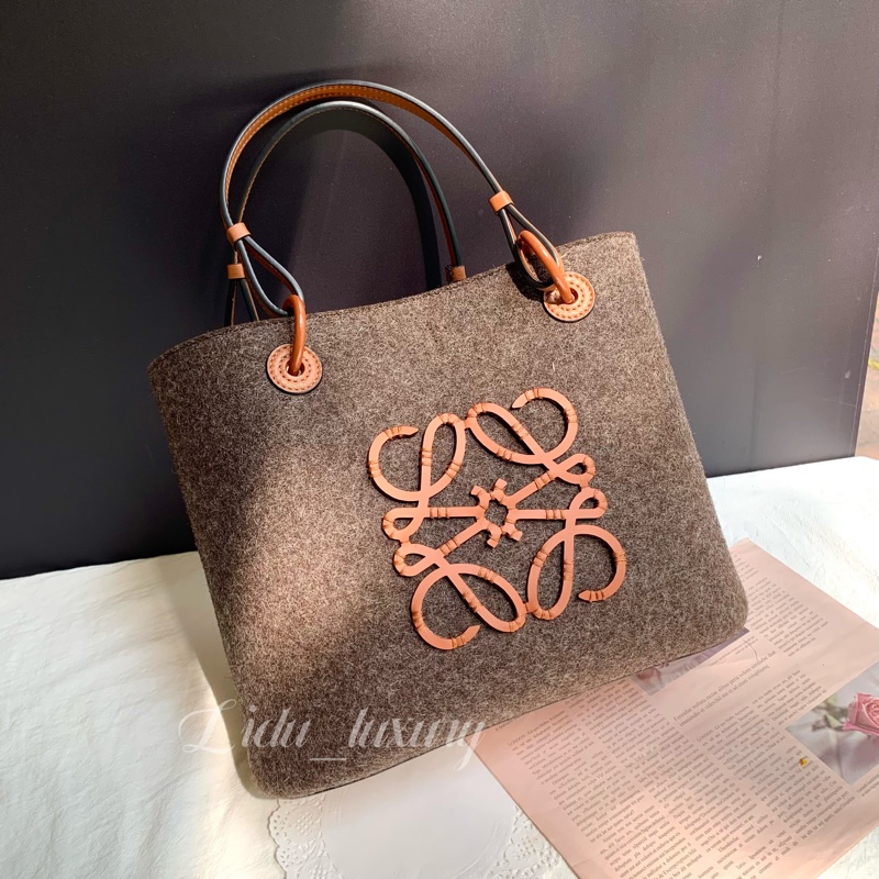 Loewe 毛呢拼牛皮大logo兩用包-2