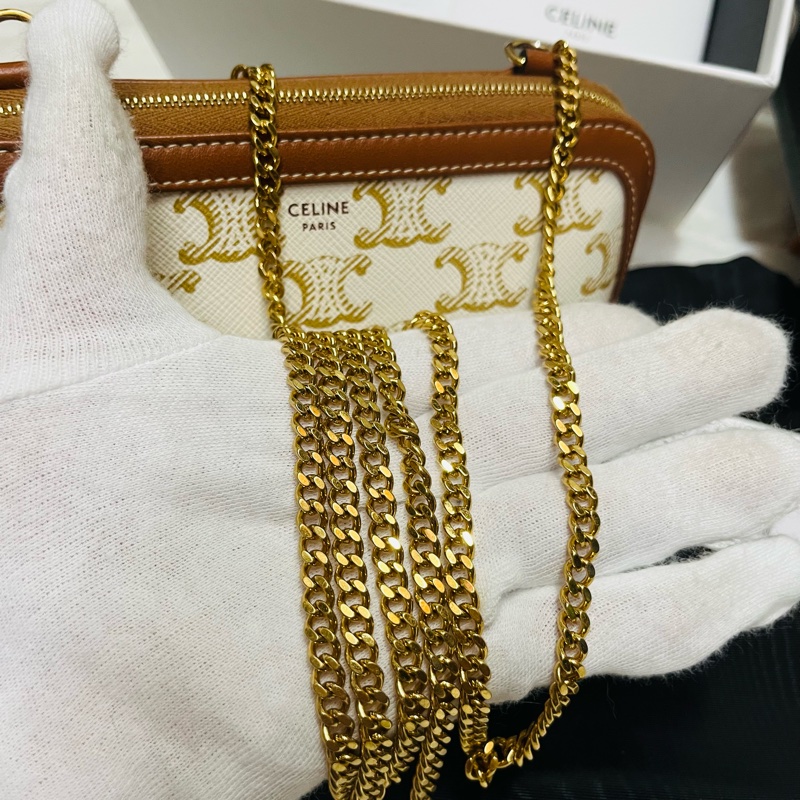 《CELINE 思琳》經典 TRIOMPHE帆 布羊皮飾邊拉鍊斜背包-15