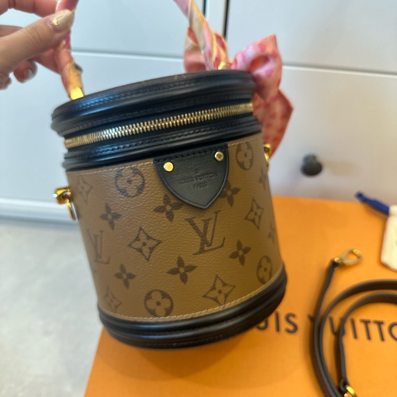 Louis vuitton Cannes m43986 發財桶 圓筒包 雙色老花 手提 側背 爆款-1