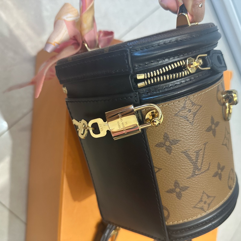 Louis vuitton Cannes m43986 發財桶 圓筒包 雙色老花 手提 側背 爆款-10