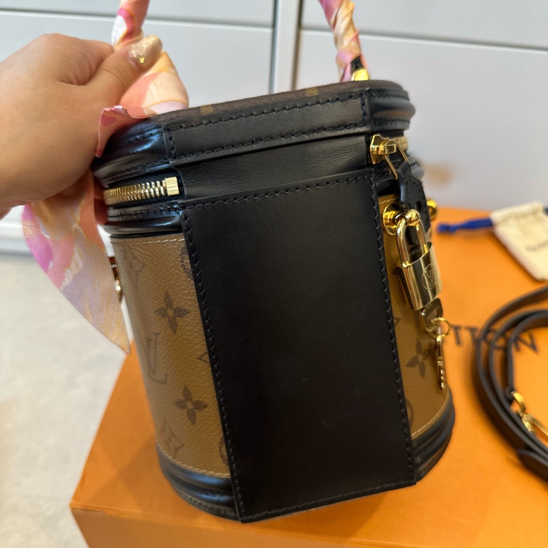 Louis vuitton Cannes m43986 發財桶 圓筒包 雙色老花 手提 側背 爆款-14