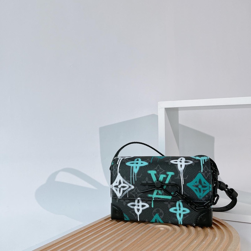 LV 塗鴉 steamer 側背包-2