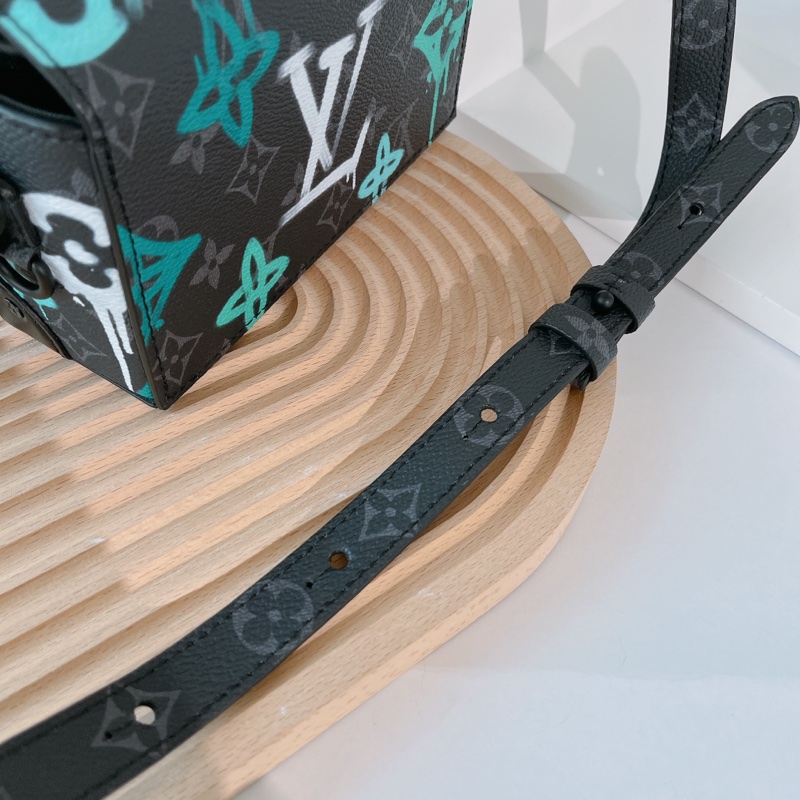 LV 塗鴉 steamer 側背包-4