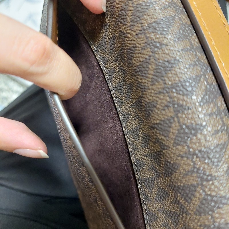 MK 郵差包 經典 老花 咖啡色 小號 斜背包 側背包-7