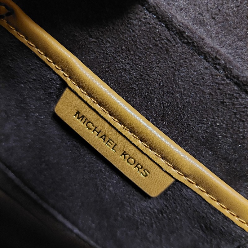 MK 郵差包 經典 老花 咖啡色 小號 斜背包 側背包-9