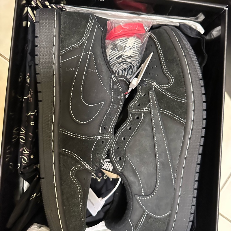 Travis Scott x Air Jordan 1 Low 倒 鉤 AJ1-16