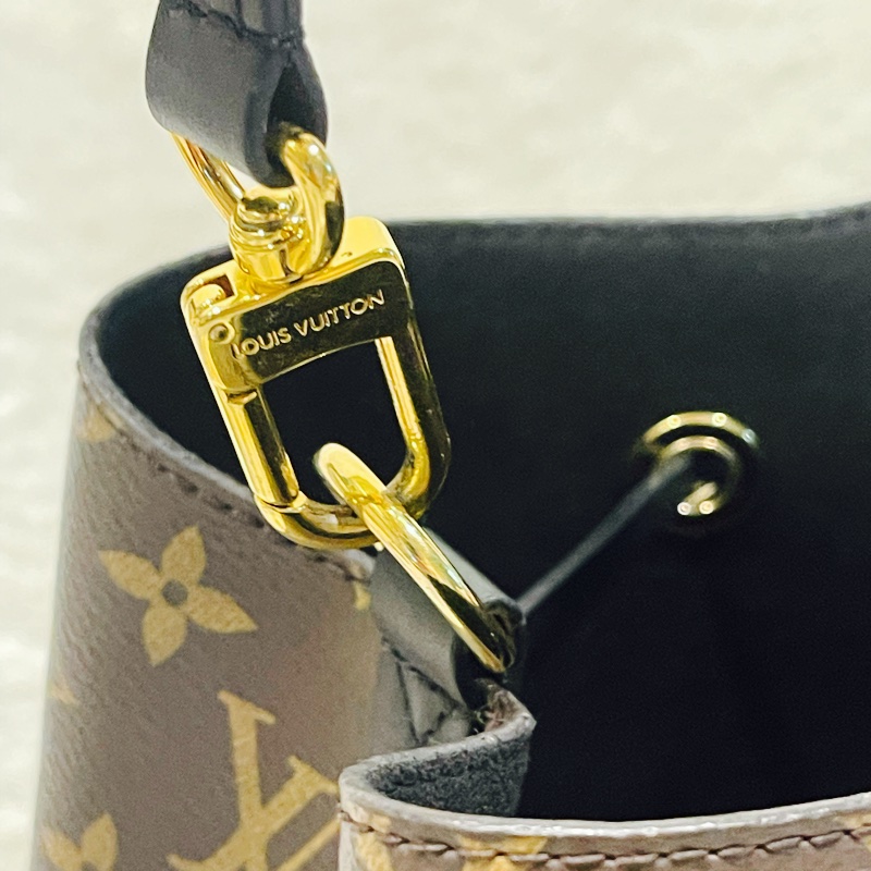 他團售出🎉櫃上經典款🏅️LV經典 老花黑水桶包 斜背 肩背Louis Vuitton 原花黑皮革水桶包Neo Noe-2