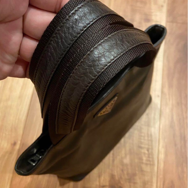 日本直送 極新PRADA軟真皮手提托特包-3