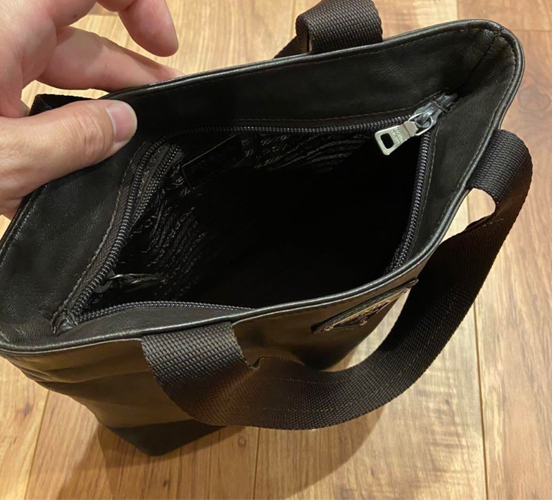 日本直送 極新PRADA軟真皮手提托特包-29