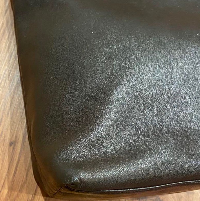 日本直送 極新PRADA軟真皮手提托特包-31