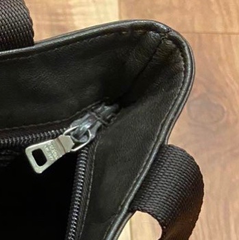 日本直送 極新PRADA軟真皮手提托特包-33