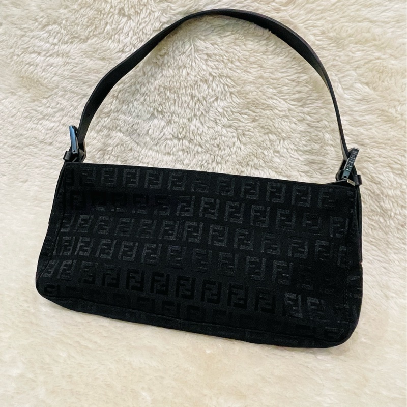 FENDI經典黑色老花 中麻將/腋下包 ✨Fendi麻將包 肩背包 腋下包 黑色Fendi原花 手提包 腋下包-0
