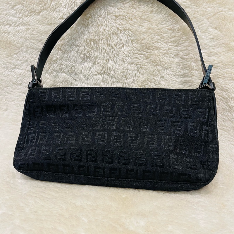 FENDI經典黑色老花 中麻將/腋下包 ✨Fendi麻將包 肩背包 腋下包 黑色Fendi原花 手提包 腋下包-4