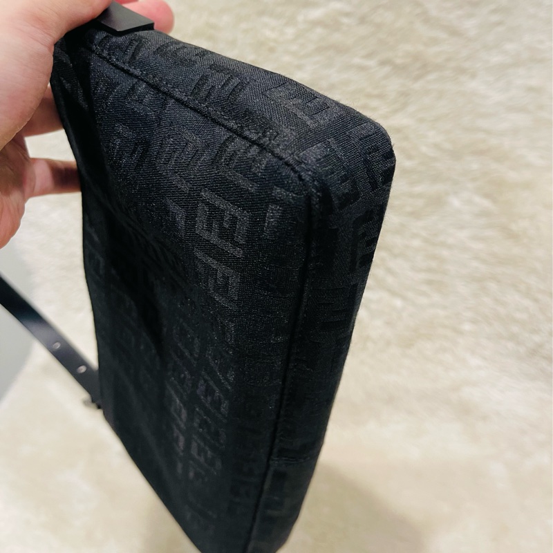 FENDI經典黑色老花 中麻將/腋下包 ✨Fendi麻將包 肩背包 腋下包 黑色Fendi原花 手提包 腋下包-8