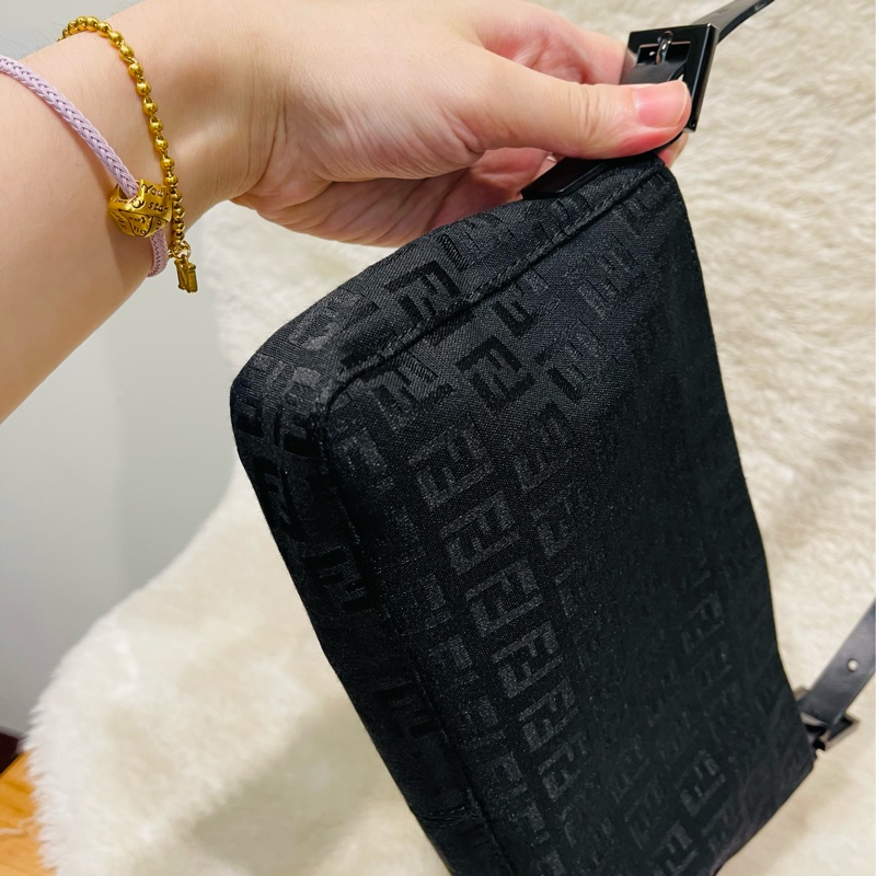 FENDI經典黑色老花 中麻將/腋下包 ✨Fendi麻將包 肩背包 腋下包 黑色Fendi原花 手提包 腋下包-9