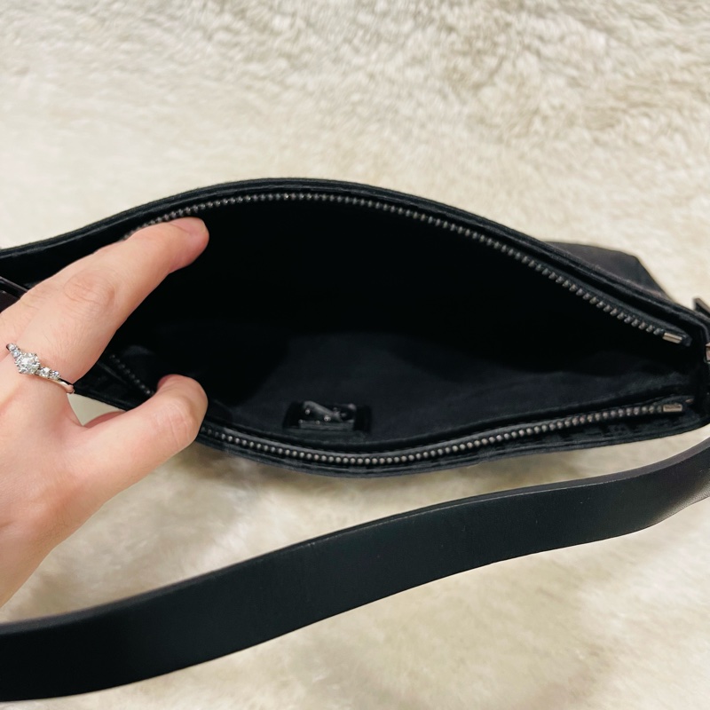 FENDI經典黑色老花 中麻將/腋下包 ✨Fendi麻將包 肩背包 腋下包 黑色Fendi原花 手提包 腋下包-13