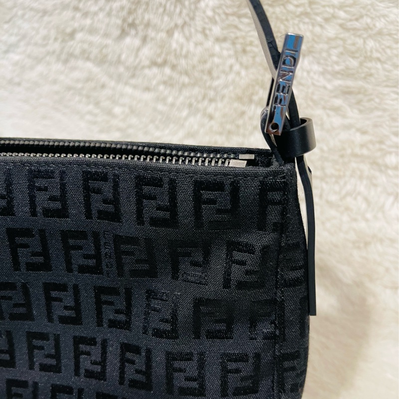 FENDI經典黑色老花 中麻將/腋下包 ✨Fendi麻將包 肩背包 腋下包 黑色Fendi原花 手提包 腋下包-15