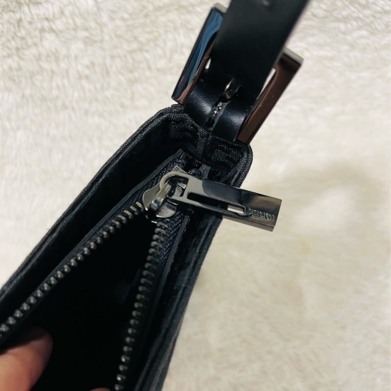FENDI經典黑色老花 中麻將/腋下包 ✨Fendi麻將包 肩背包 腋下包 黑色Fendi原花 手提包 腋下包-17