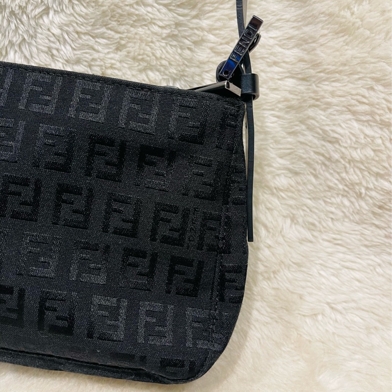 FENDI經典黑色老花 中麻將/腋下包 ✨Fendi麻將包 肩背包 腋下包 黑色Fendi原花 手提包 腋下包-21