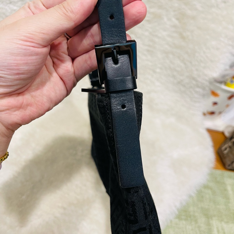 FENDI經典黑色老花 中麻將/腋下包 ✨Fendi麻將包 肩背包 腋下包 黑色Fendi原花 手提包 腋下包-19