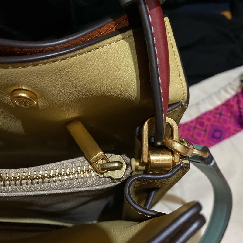 TORY BURCH Lee Radziwill 鎖釦莫蘭迪綠金釦肩背包 凱莉包(小號)-21