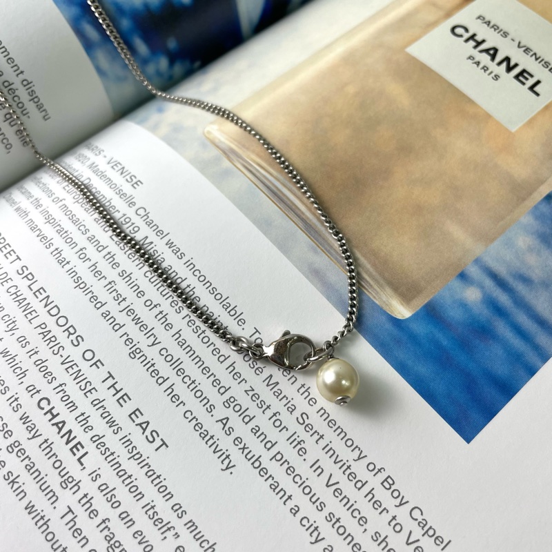 Chanel 水鑽黑琺瑯蝴蝶結 珍珠項鍊-4