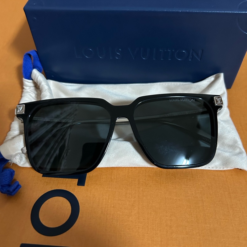 Louis Vuitton Lv 男生墨鏡 專櫃購入9.9新 基本上沒什麼配戴-0
