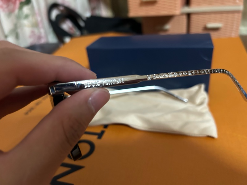 Louis Vuitton Lv 男生墨鏡 專櫃購入9.9新 基本上沒什麼配戴-1