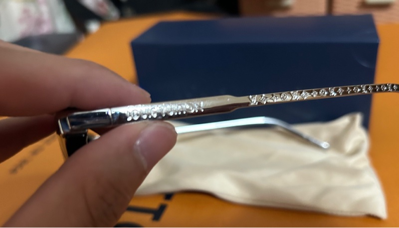 Louis Vuitton Lv 男生墨鏡 專櫃購入9.9新 基本上沒什麼配戴-4