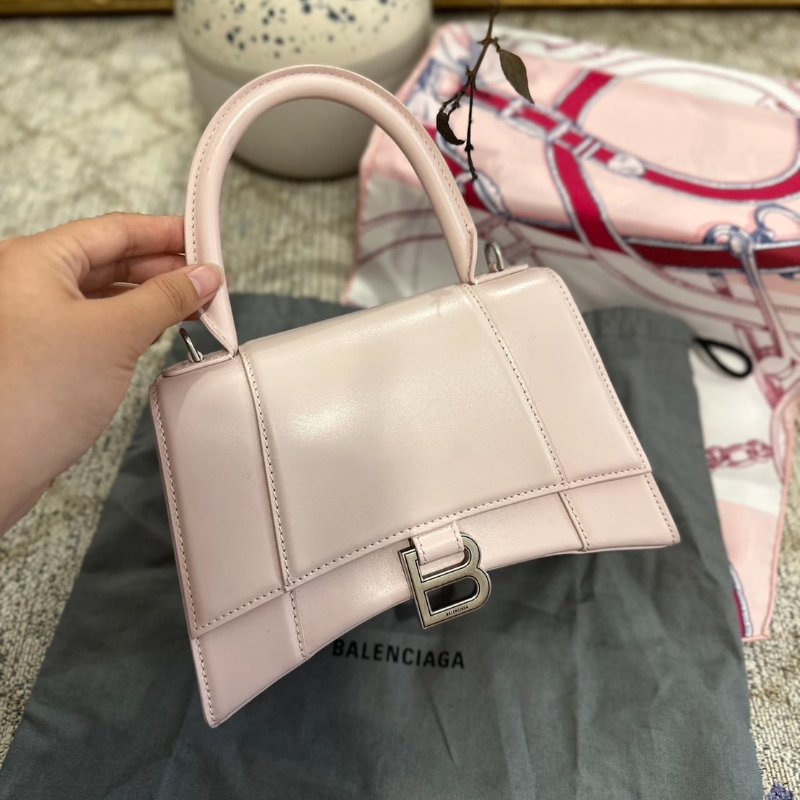 【預購】Balenciaga 巴黎世家 Hourglass S 光滑牛皮沙漏包 銀釦裸粉色 斜肩包 手提包-0