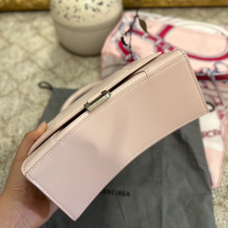【預購】Balenciaga 巴黎世家 Hourglass S 光滑牛皮沙漏包 銀釦裸粉色 斜肩包 手提包-3