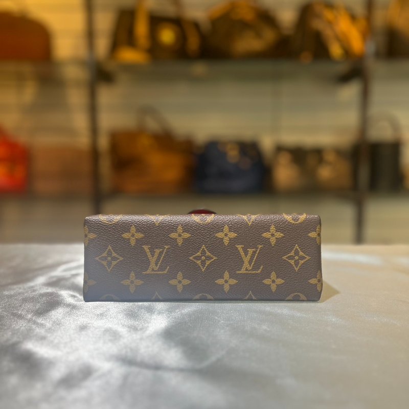 [舊愛新歡] LV locky BB 紅色牛皮原花紋翻扣斜背包-4