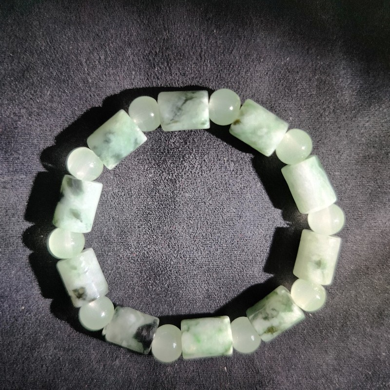 天然A貨翡翠 設計款 翠綠飄花手串-2