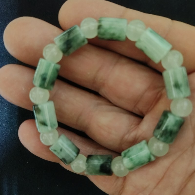 天然A貨翡翠 設計款 翠綠飄花手串-3