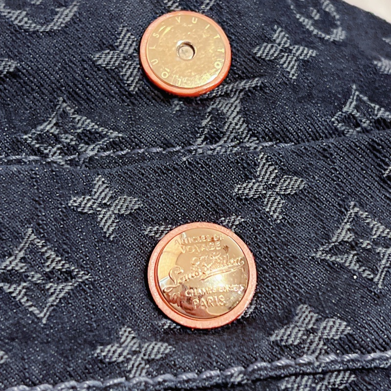 LV黑色肩背丹寧包-1