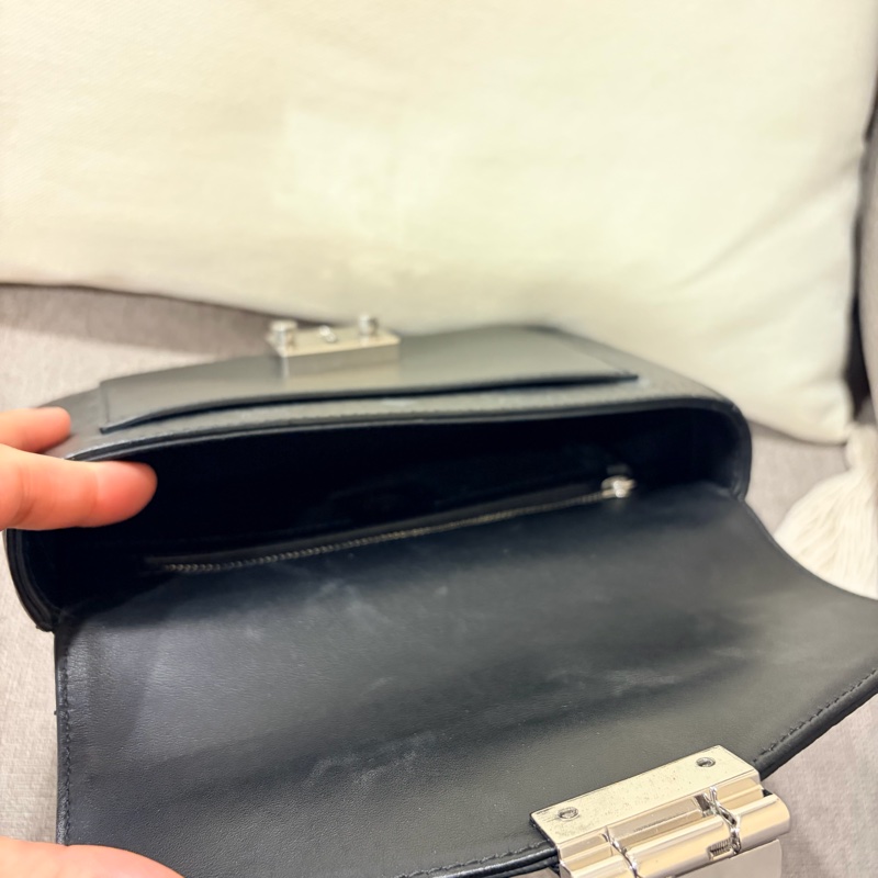 MCM 皮革 Millie 斜背包-9