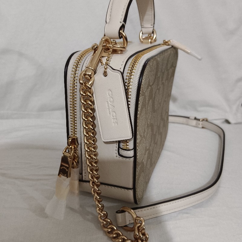 coach斜背小箱包-4