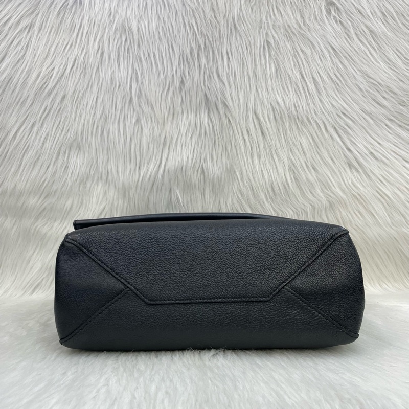 Louis Vuitton M50250黑牛皮銀轉扣Lockme II兩用包-4