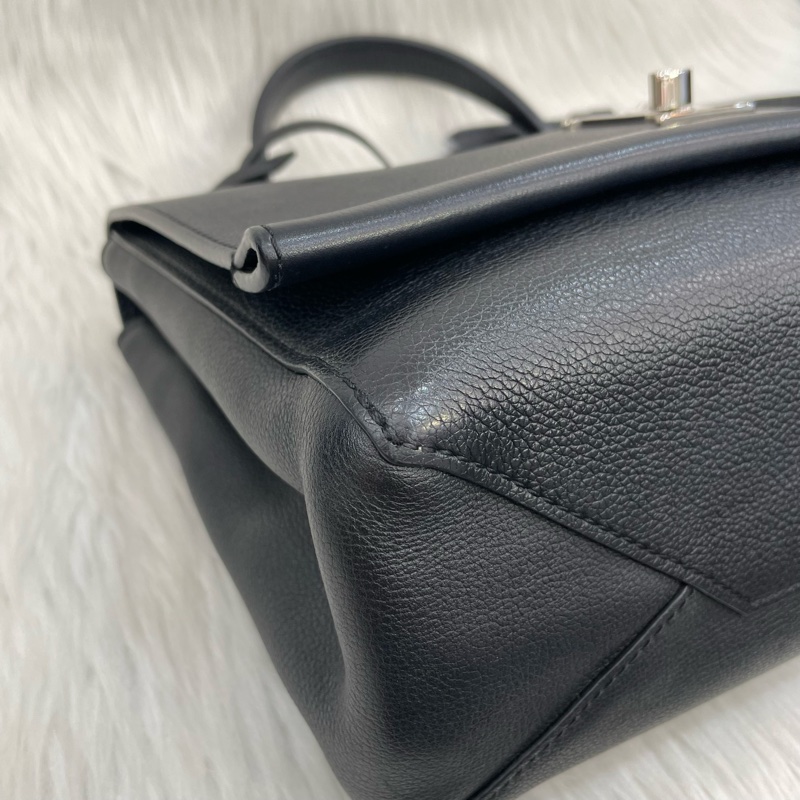 Louis Vuitton M50250黑牛皮銀轉扣Lockme II兩用包-5